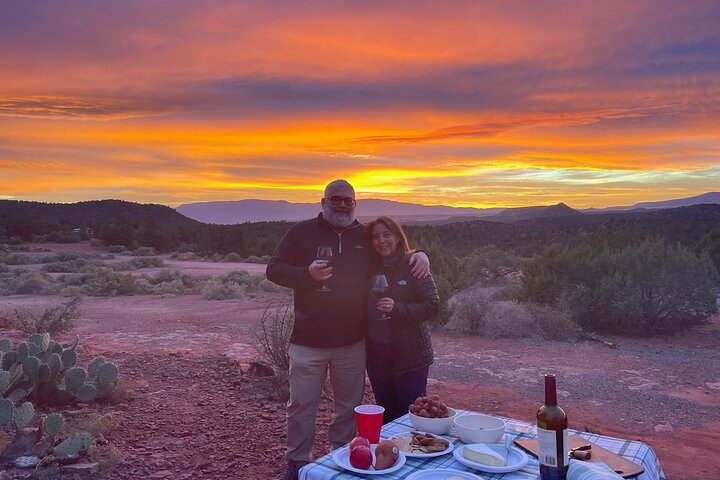 Sunset Sedona Sacred Places -gourmet picnic dinner and stargazing - Photo 1 of 5